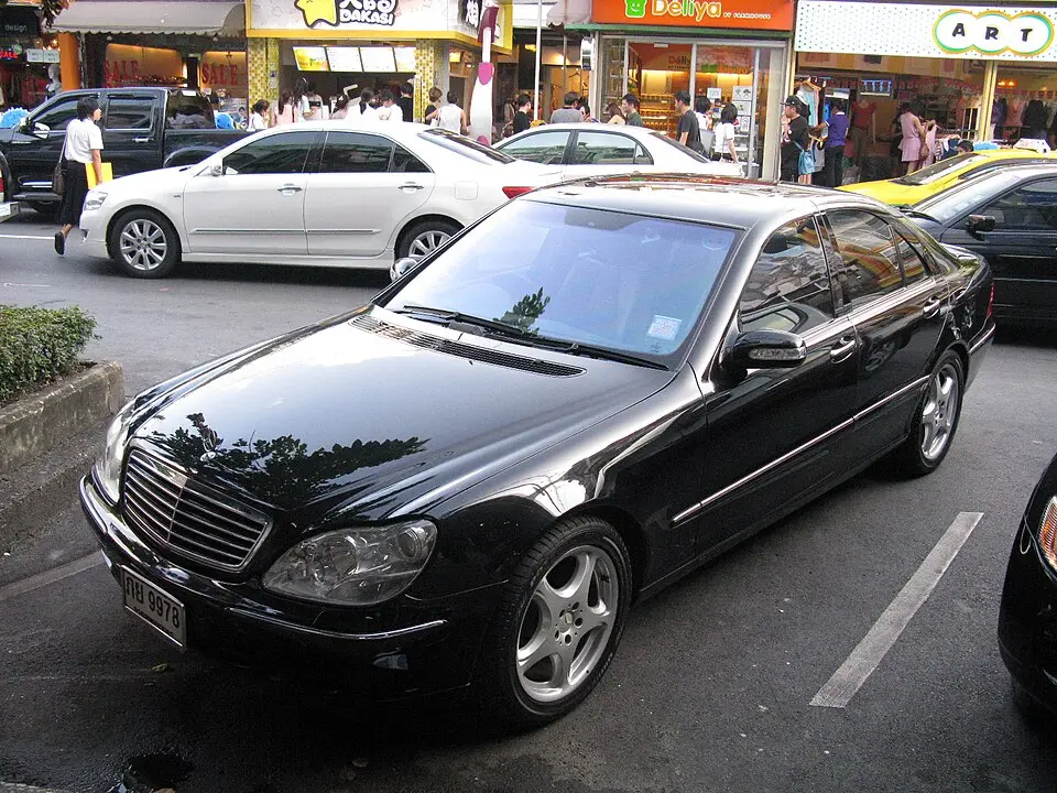 Mercedes-Benz S-Class W220