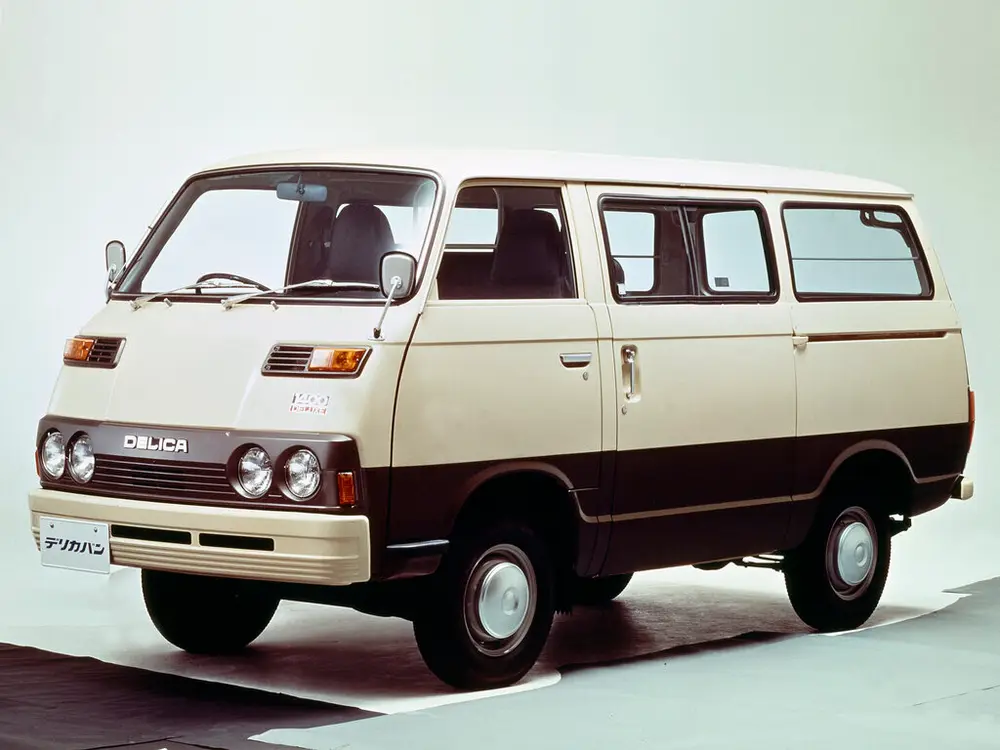 Mitsubishi Delica Van 1 ПОКОЛЕНИЕ РЕСТАЙЛИНГ