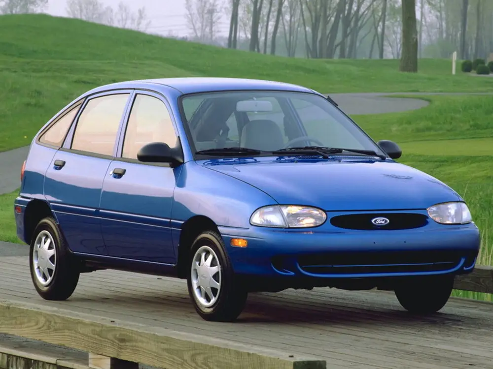 Ford Aspire США/КАНАДА, 1994–1997 РЕСТАЙЛИНГ