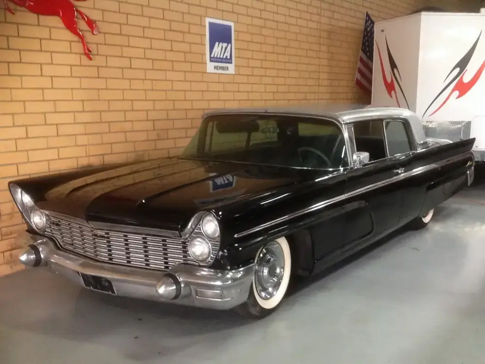 Lincoln Continental 3 ПОКОЛЕНИЕ РЕСТАЙЛИНГ
