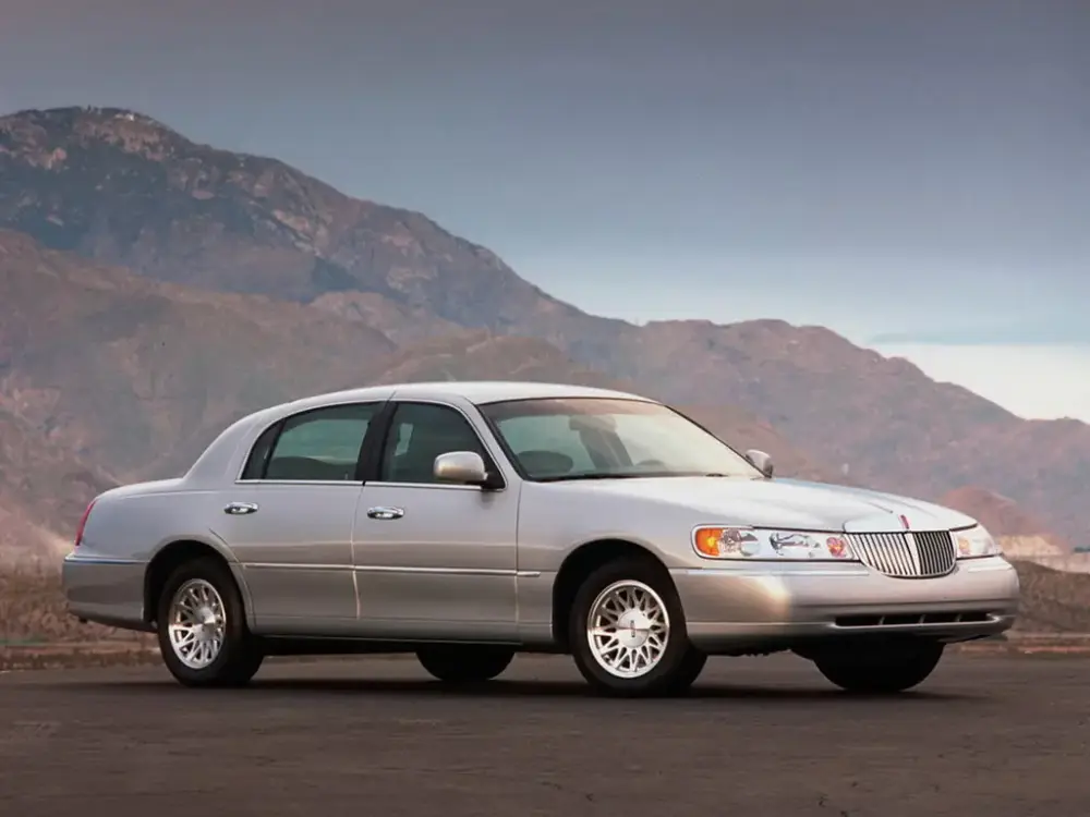 Lincoln Town Car FN145