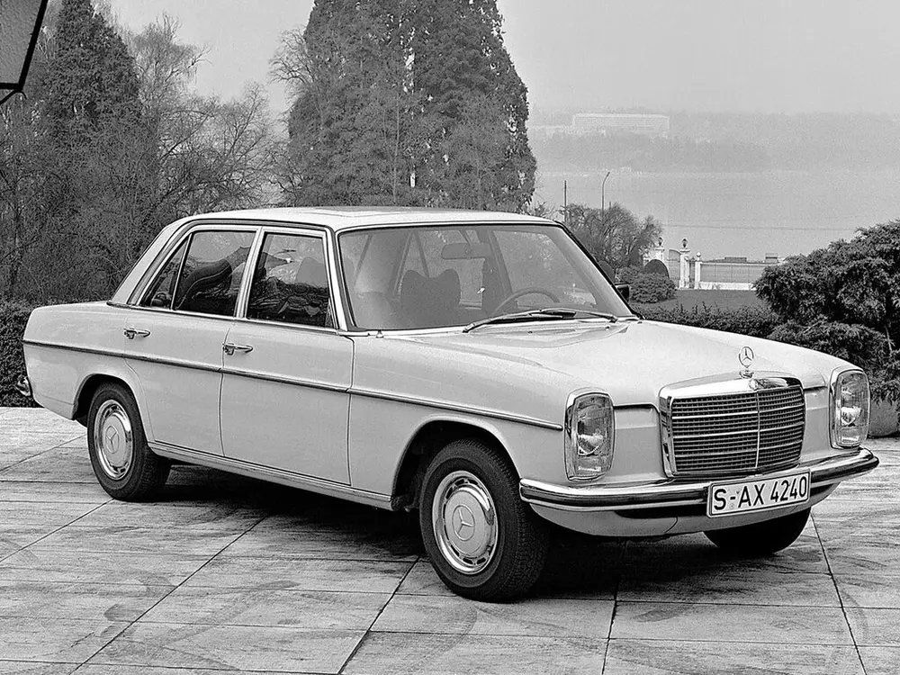Mercedes-Benz W114 W114 РЕСТАЙЛИНГ