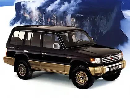 Mitsubishi Montero V20