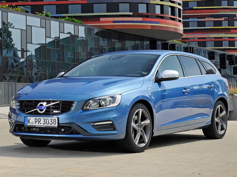 Volvo V60 1 ПОКОЛЕНИЕ (P3 / FS) РЕСТАЙЛИНГ