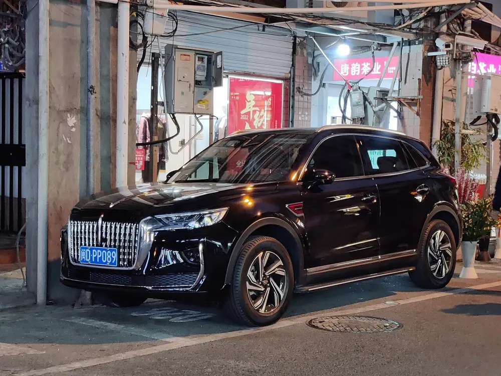 Hongqi HS5 1 ПОКОЛЕНИЕ (ДОРЕФОРМЕННЫЙ)