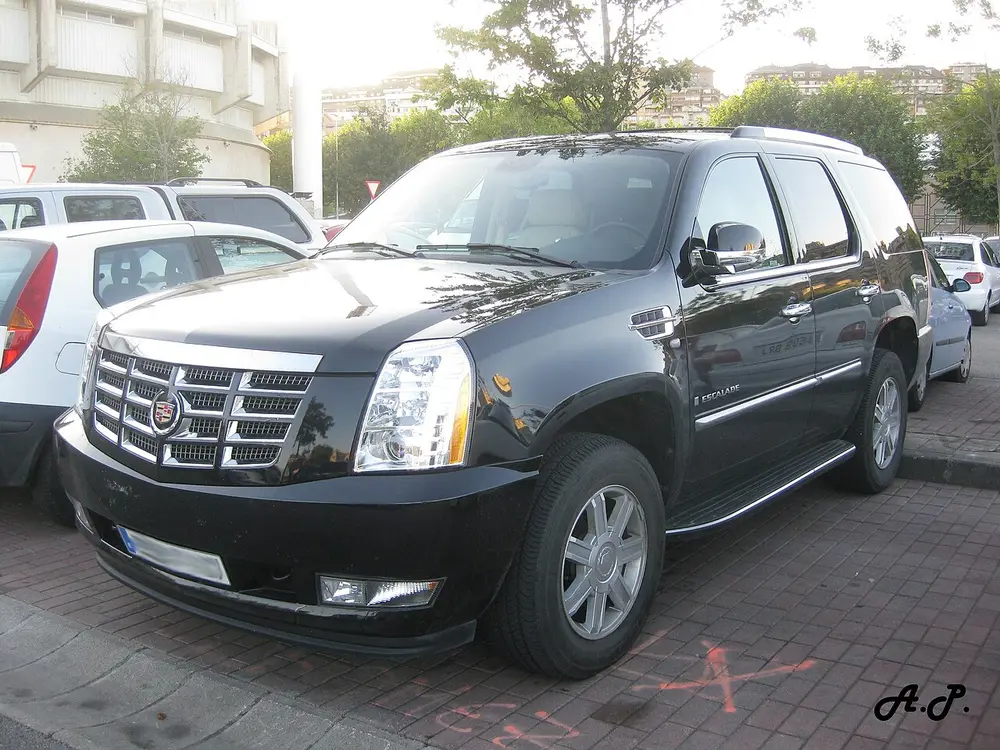 Cadillac Escalade 3 ПОКОЛЕНИЕ (GMT900)