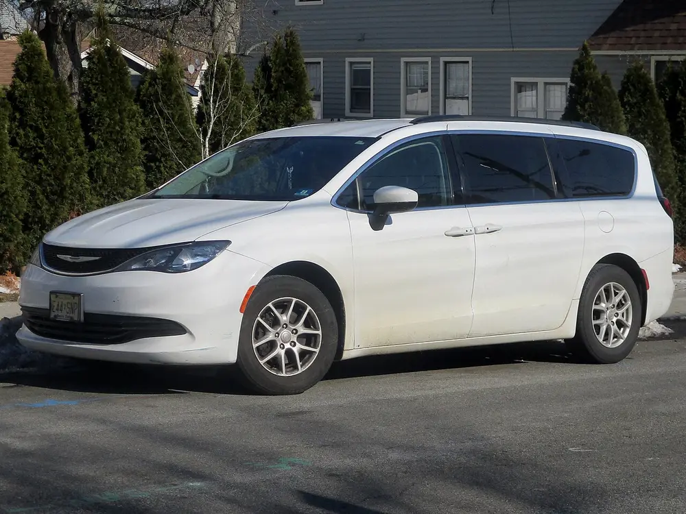 Chrysler Voyager 6 ПОКОЛЕНИЕ (RU)