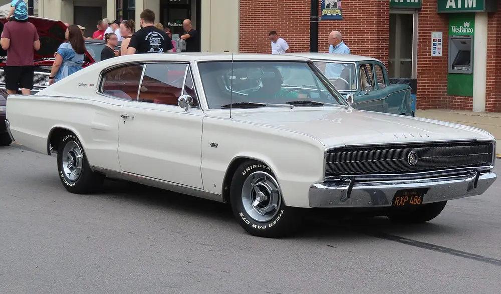 Dodge Charger 1 ПОКОЛЕНИЕ (B-BODY)