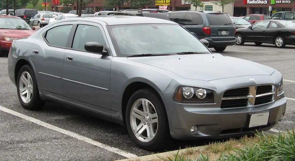 Dodge Charger 6 ПОКОЛЕНИЕ (LX)