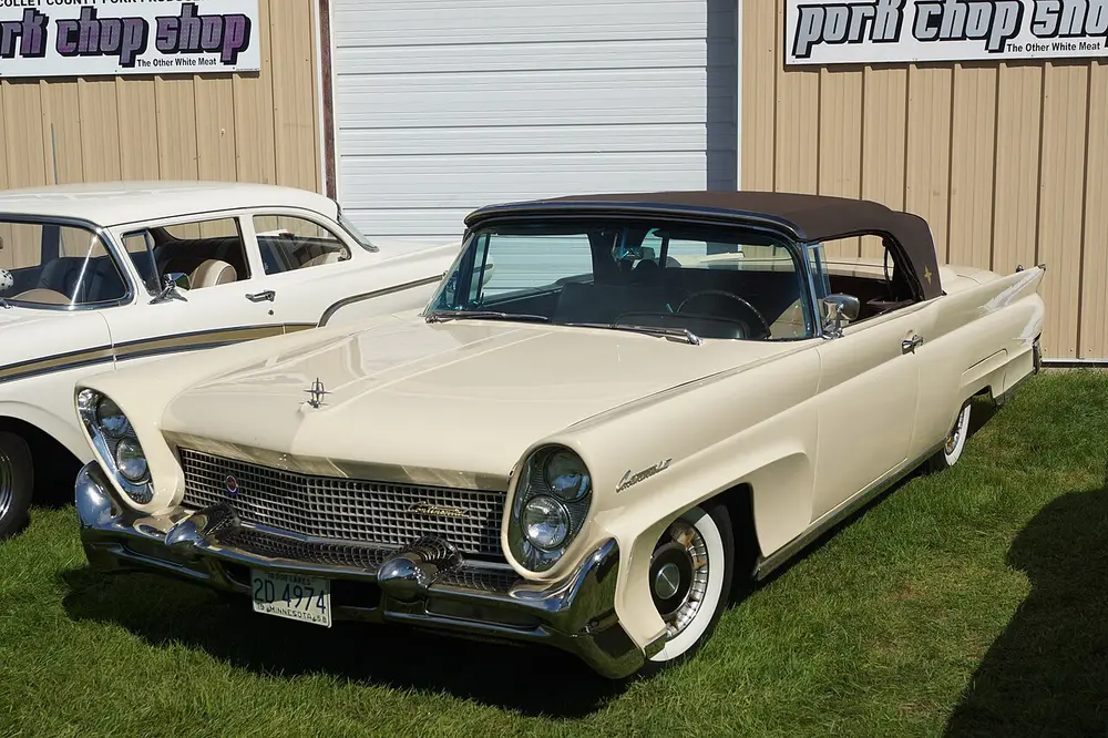 Lincoln Continental 3 ПОКОЛЕНИЕ