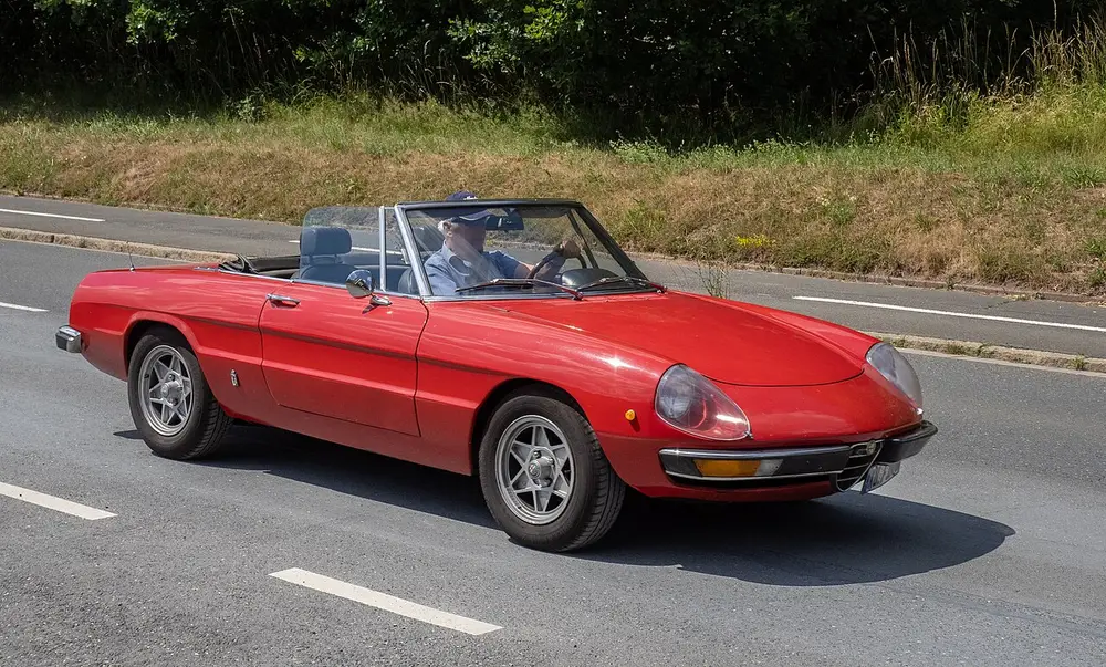 Alfa Romeo Spider 105/115 СЕРИЯ 1 (DUETTO)