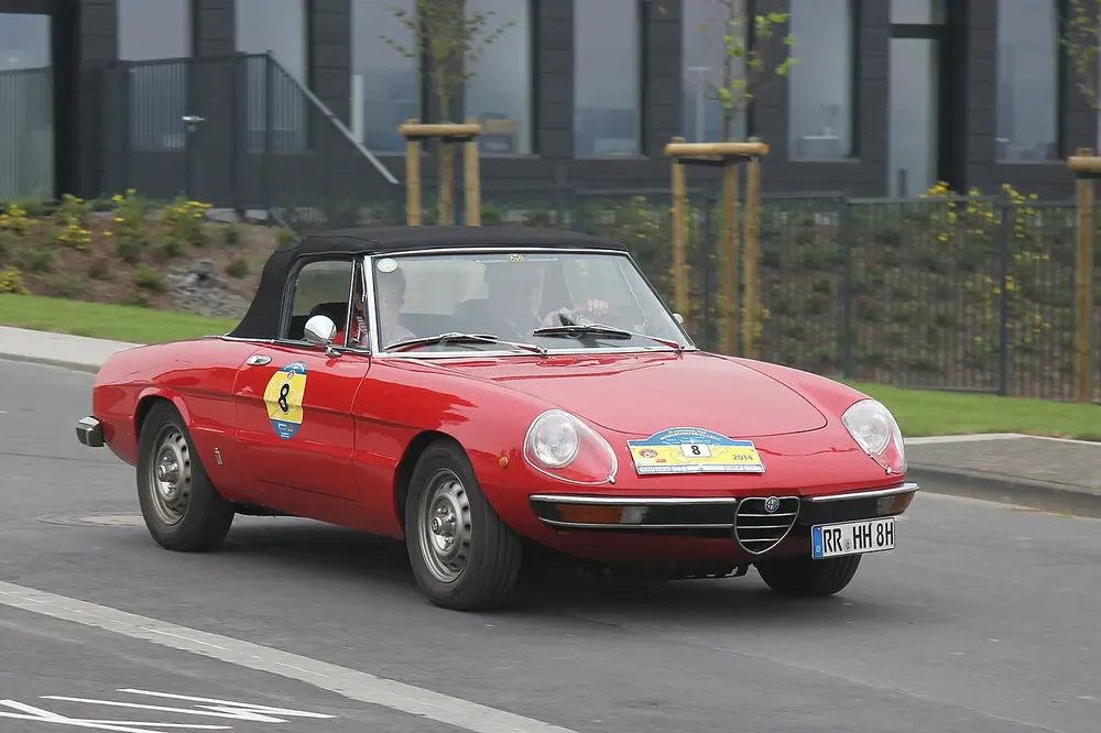 Alfa Romeo Spider 105/115 СЕРИЯ 2 (CODA TRONCA)
