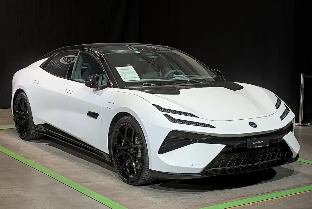 Lotus Emeya 1 ПОКОЛЕНИЕ