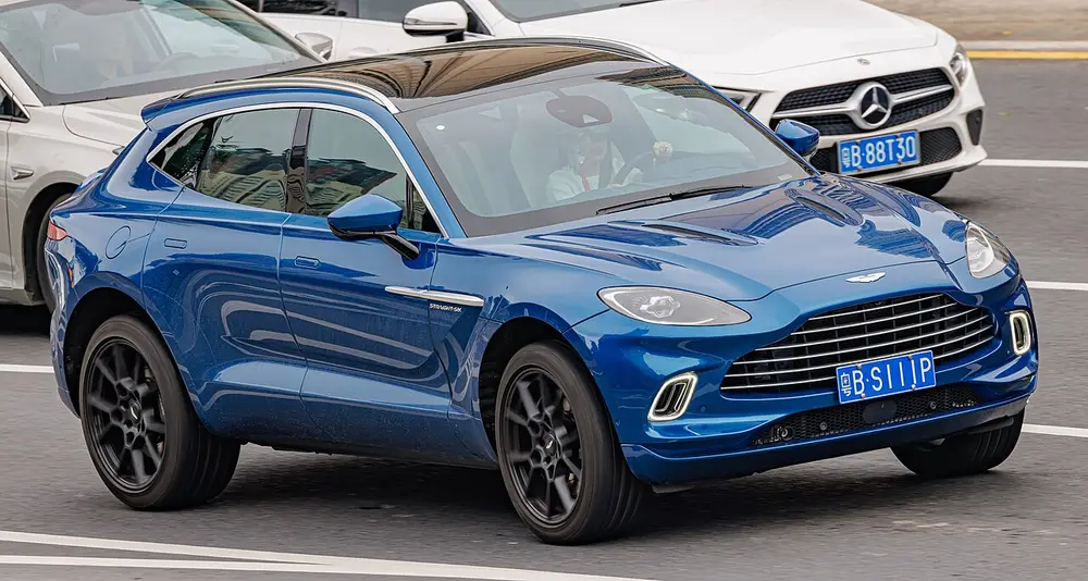 Aston Martin DBX 1 ПОКОЛЕНИЕ (DBX STRAIGHT-SIX, КИТАЙ)