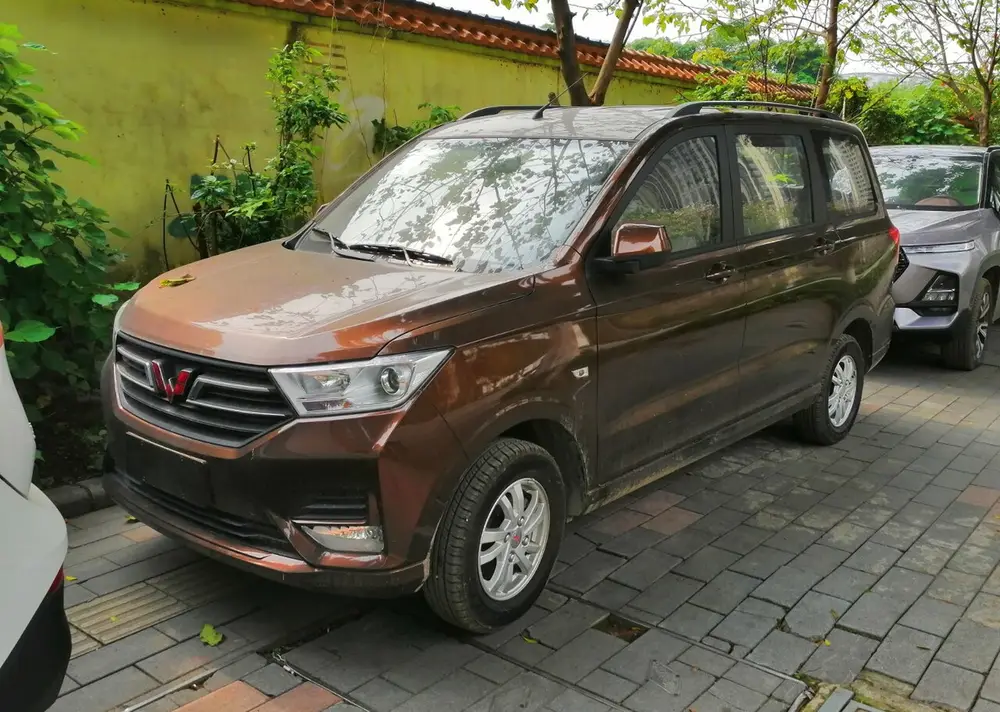 Wuling Hongguang HONGGUANG S РЕСТАЙЛИНГ (S II)