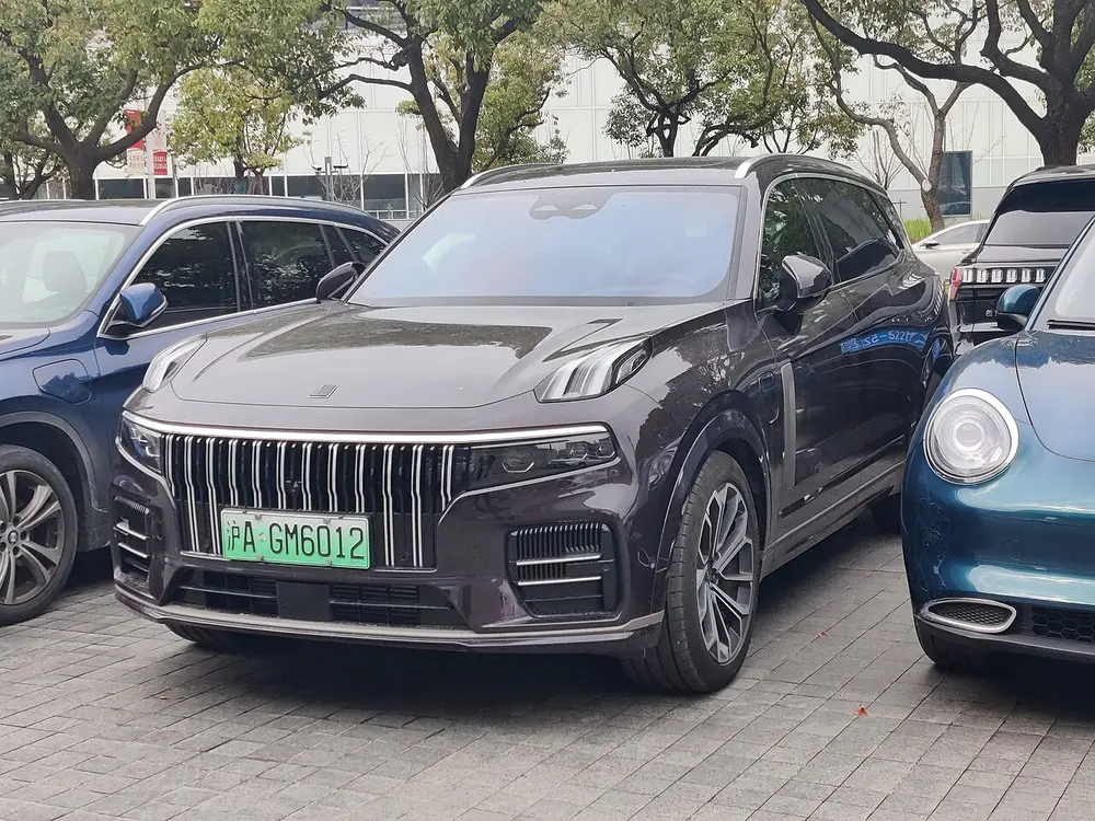 Lynk & Co 09