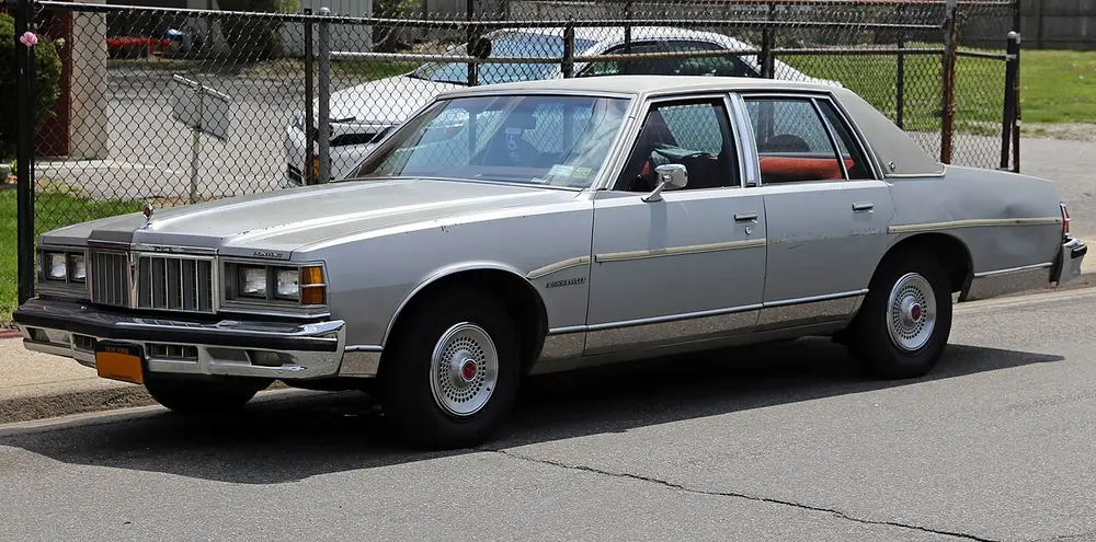 Pontiac Bonneville 6 ПОКОЛЕНИЕ