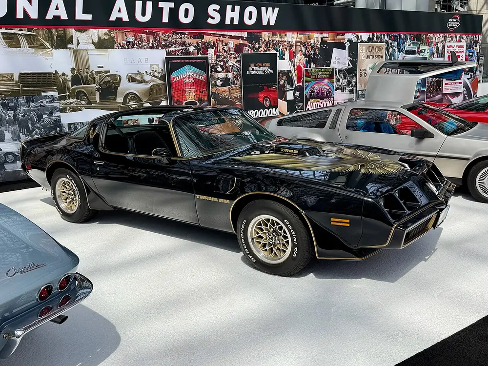 Pontiac Firebird 2 ПОКОЛЕНИЕ РЕСТАЙЛИНГ III