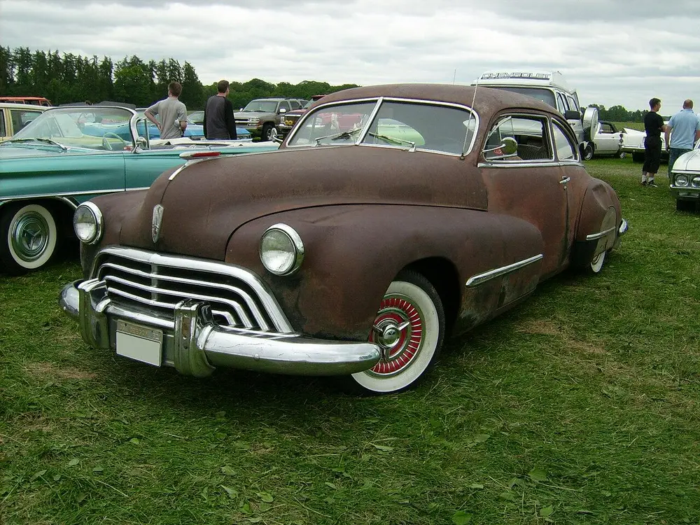 Oldsmobile 98 2 ПОКОЛЕНИЕ (1942, 1946–1947)