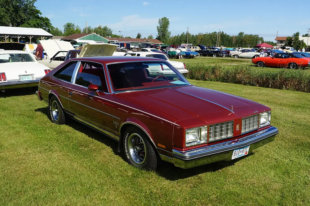 Oldsmobile Cutlass 5 ПОКОЛЕНИЕ (АЭРОБЭК, A-BODY)