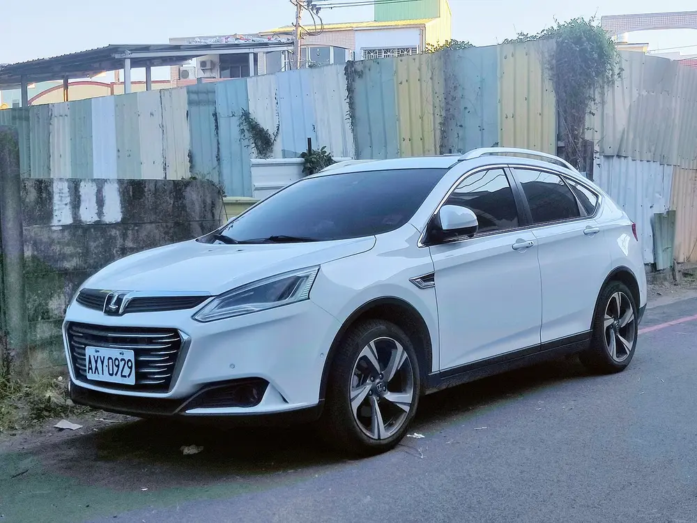 Luxgen U6 U6 GT / GT220 (РЕСТАЙЛИНГ)