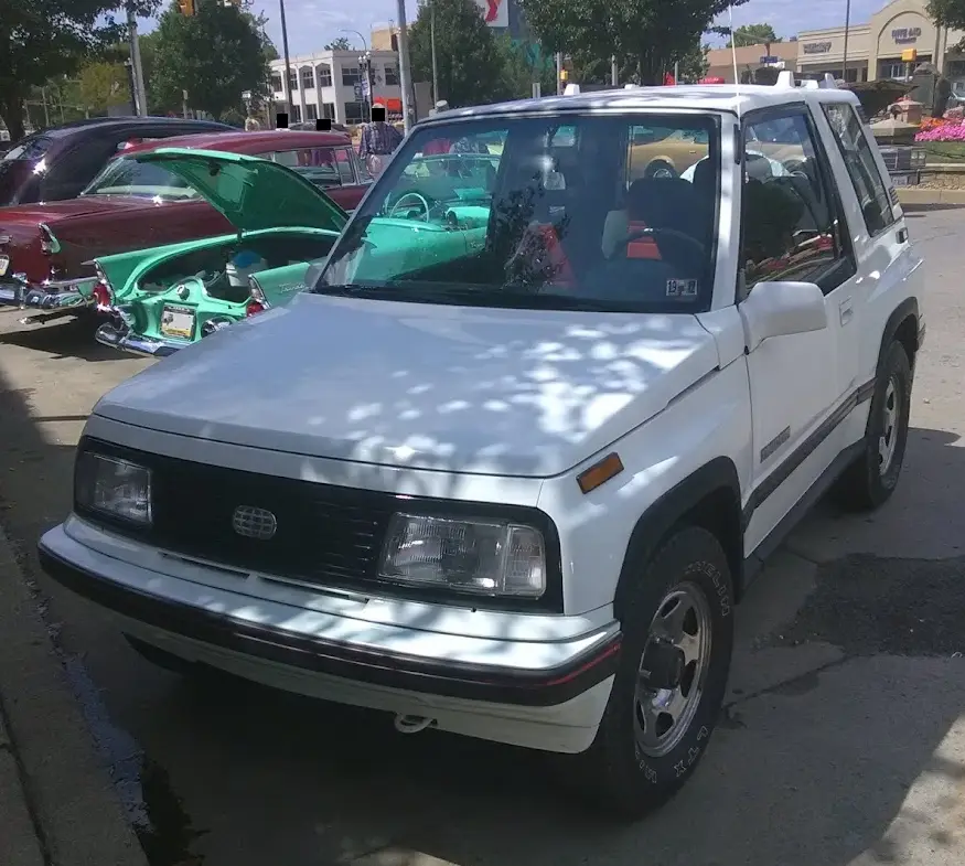Geo Tracker I ПОКОЛЕНИЕ (2-ДВЕРНЫЙ)