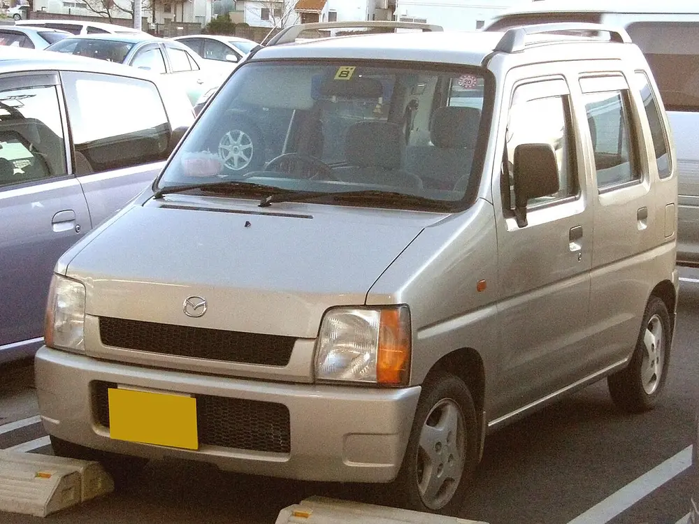 Mazda AZ-Wagon 1 ПОКОЛЕНИЕ РЕСТАЙЛИНГ (CY21S/CZ21S/CY51S/CZ51S) — РЕБРЕНДИНГ MAZDA