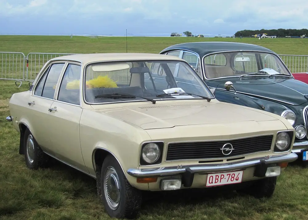 Opel 1900 1 ПОКОЛЕНИЕ (НА БАЗЕ ASCONA A)