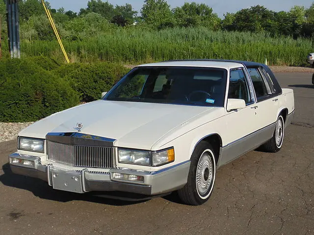 Cadillac DeVille ШЕСТОЕ ПОКОЛЕНИЕ РЕСТАЙЛИНГ