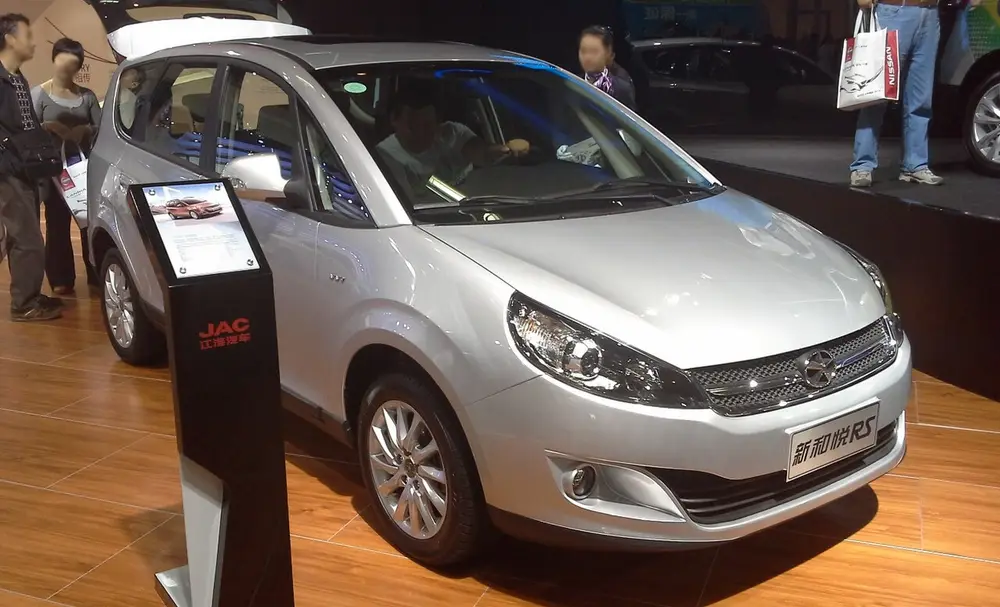 JAC J6