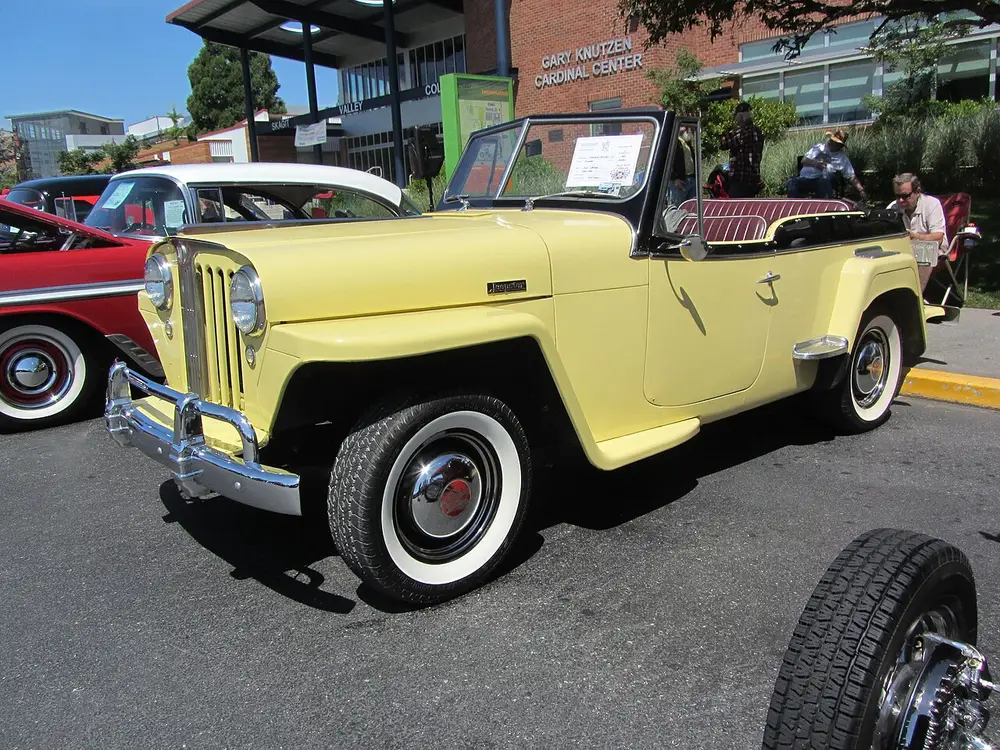 Jeep Jeepster VJ (WILLYS-OVERLAND JEEPSTER)