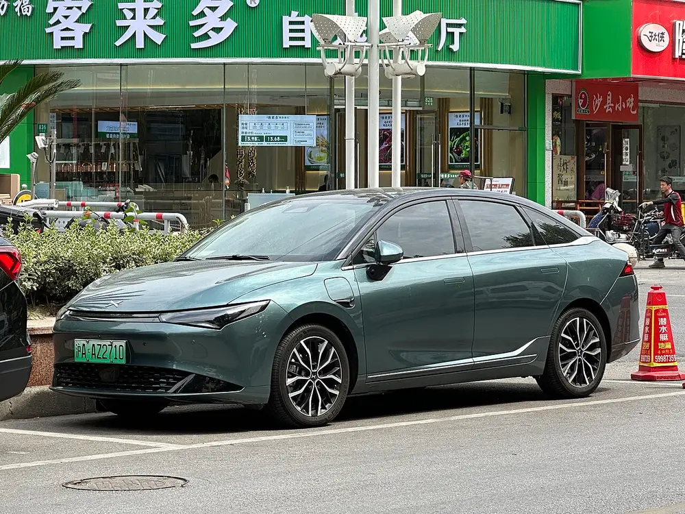 XPeng P5
