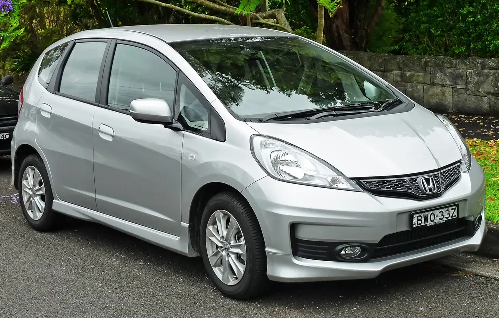 Honda Jazz 2 ПОКОЛЕНИЕ (GE) РЕСТАЙЛИНГ