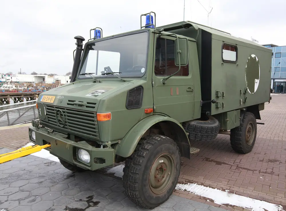 Mercedes-Benz Unimog BR 425/435/424/437