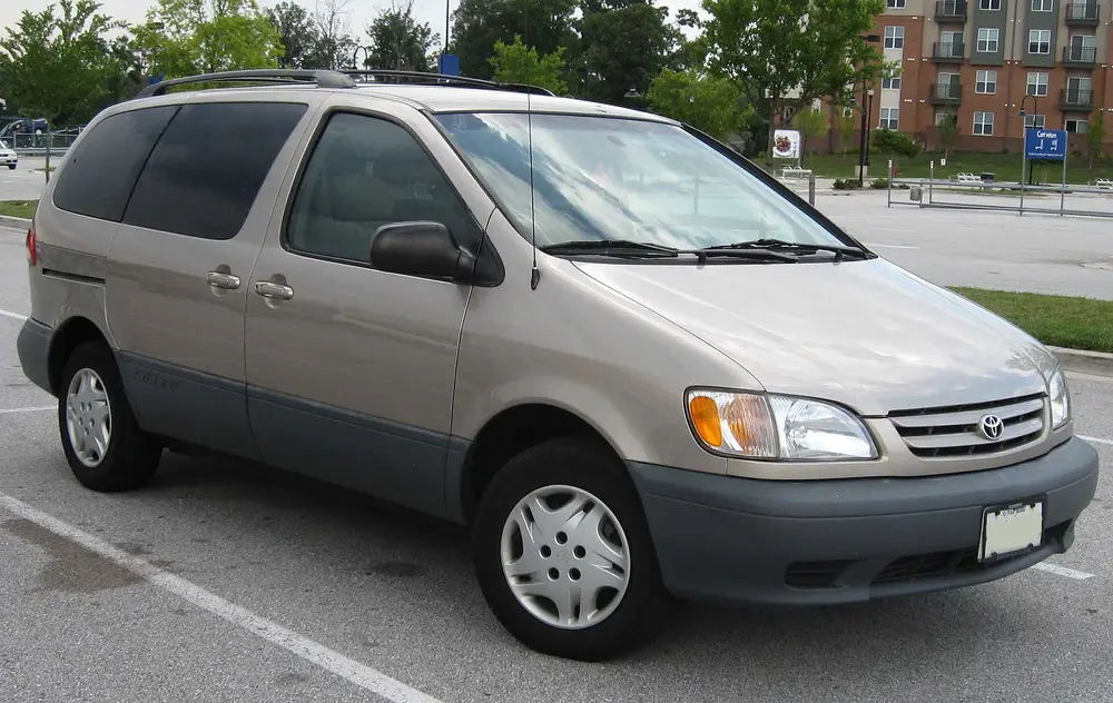 Toyota Sienna XL10 РЕСТАЙЛИНГ